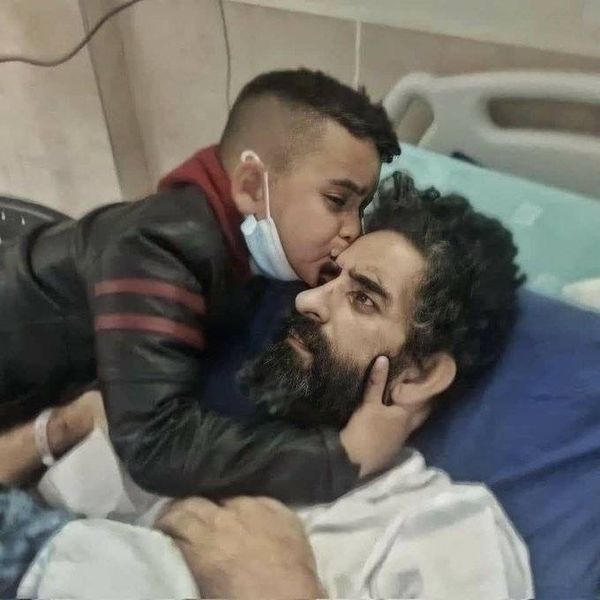 شقيق الأسير أبو هواش: أخي يحتضر وقد نفقده في أي لحظة