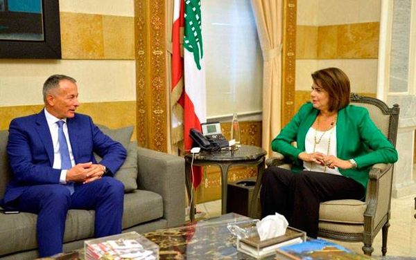 الحسن عرضت واتحادات بلديات البقاع الأوضاع

روكز: الوضع السياسي يشهد تأزماً