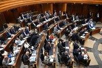 الخلاف على قانون العفو يكشف حجم الأزمة السياسيّة ويمتدّ الى الحكومة
سلام يمنع وزير الدفاع من طرح مُلاحظات الجيش ويُبعده عن الجلسة