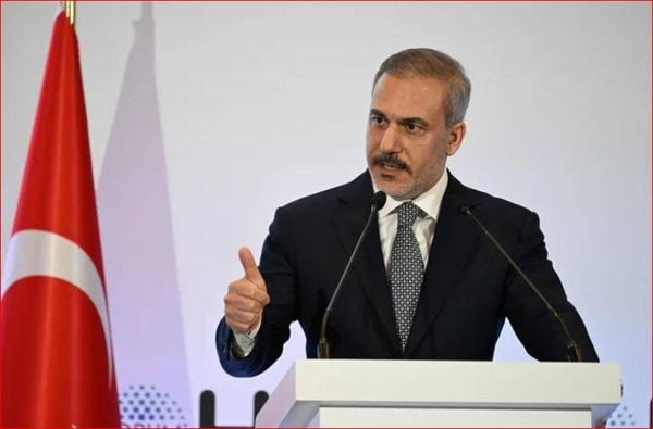 فيدان: المحادثات الإيرانية الأميركية متقدمة ويتعين تمديد وقف إطلاق النار