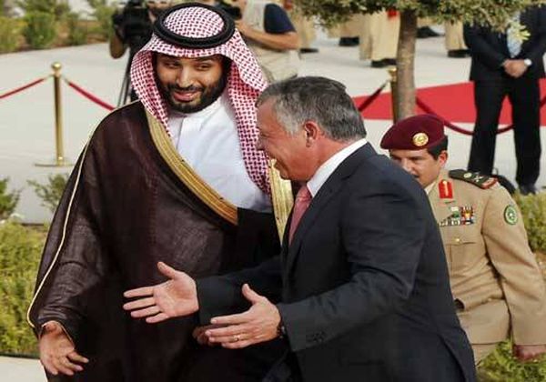 محمد بن سلمان يصل الأردن ويجري مباحثات مع الملك عبد الله الثاني