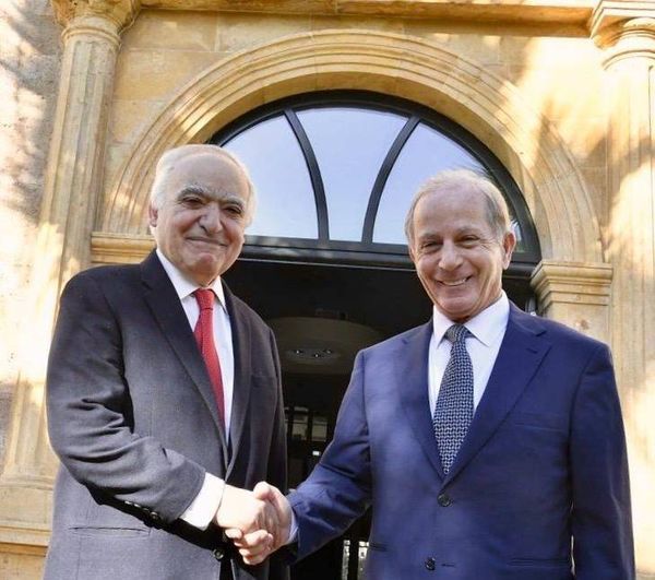 وزير الثقافة بحث مع عيسى
في برامج ترميم وحفظ التراث