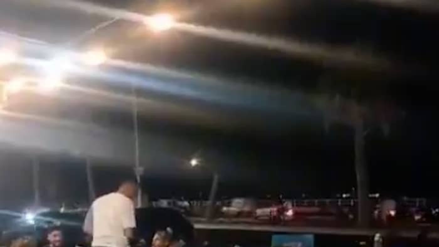 بالفيديو.. تسابق سيارات في شوارع صيدا يعرّض المواطنين للخطر