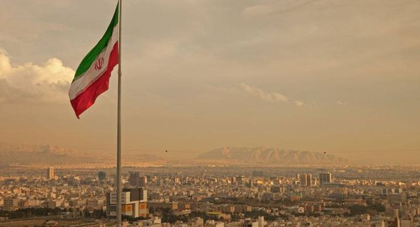 ارتفاع عدد المصابين في زلزال إيران إلى 75 شخصا