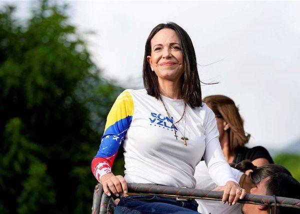 بعد مادورو...ماتشادو: المعارضة مستعدة لتولي السلطة!