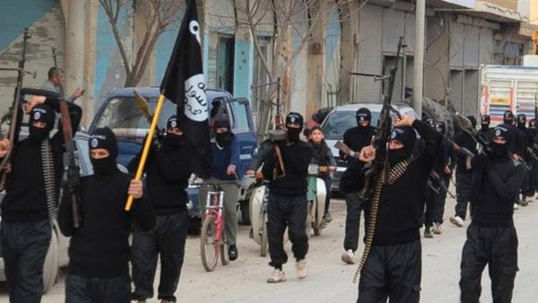 دور إنساني فرنسي في سوريا أم حملة فرنسية جديدة؟