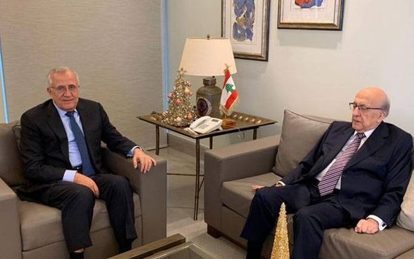 سليمان استقبل طـــربيه :

السياسة المتبعة لا تخدم الاقتصاد