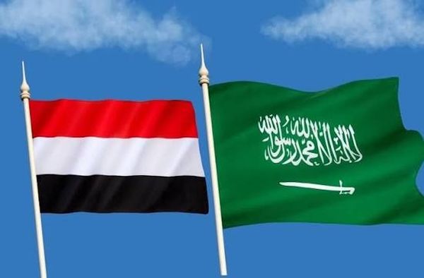 بيان للقوات المسلحة اليمنية التابعة للحوثيين: استهدفنا سفينة "أمزان" النفطية السعودية أمام سواحل ينبع في منطقتي العبر والوديعة وتحشيدات في منطقة الكنايس