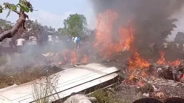 تحطم طائرة عسكرية في الكونغو الديمقراطية.. ومقتل 13 شخصاً