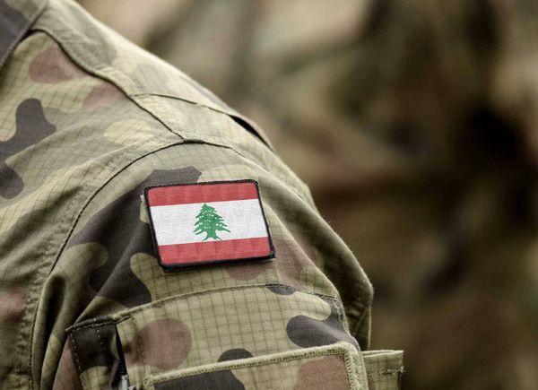الجيش: تمارين تدريبية وتفجير ذخائر في مناطق عدة