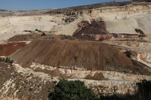 لجنة البيئة في اتحاد بلديات الكورة طالبت بوقف <br />
أعمال المقالع والكسارات وتطبيق قرار مجلس شورى الدولة