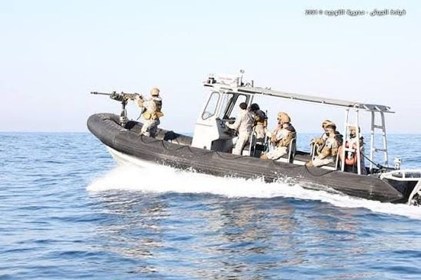 البحرية اللبنانية تنتشل جثة مجهولة قبالة شاطئ صور