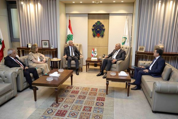 شقير يبحث مع وفد الجمارك تعزيز التنسيق وتحسين الخدمات