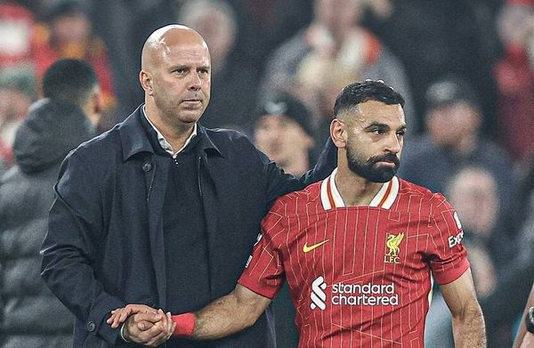 التوتر مستمر بين سلوت وصلاح