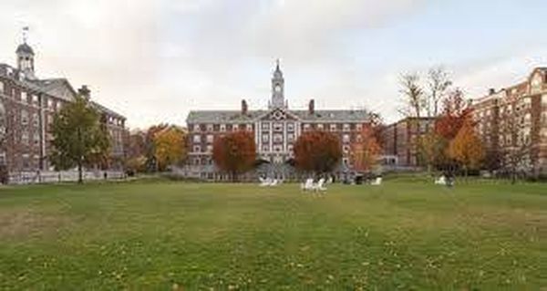 البنتاغون يلغي التدريب والزمالة مع جامعة هارفارد