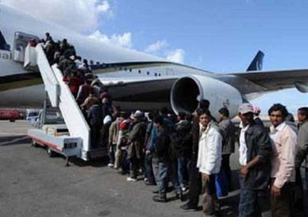 مركز الملك «سلمان» للإغاثة: عودة 12 ألفا و40 يمنيا عالقا