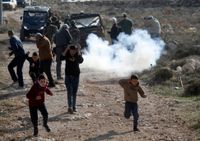 الضفة والقدس تحت النار… إصابة طفلين وهدم قسري لمنازل ومصنع