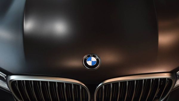 بمحركي بنزين وآخر ديزل.. BMW تكشف عن سيارتها الجديدة وتحدد سعرها