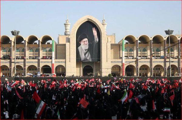 إيران تتهم واشنطن بالضغط لمنع مشاركة قادة في تشييع خامنئي