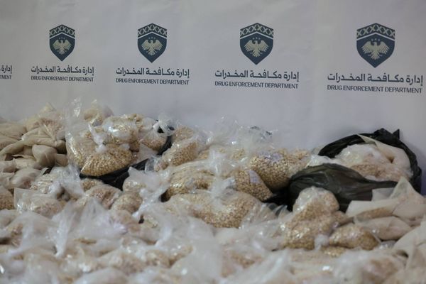 مليونا حبة كبتاغون بقبضة الأمن السوري في طرطوس