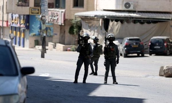 الجيش الإسرائيلي يعتقل فلسطينيين ويؤمّن اقتحام المستوطنين لعورتا