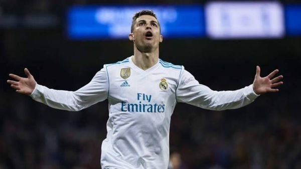رونالدو يريد هذا الراتب للانتقال الى اليوفي