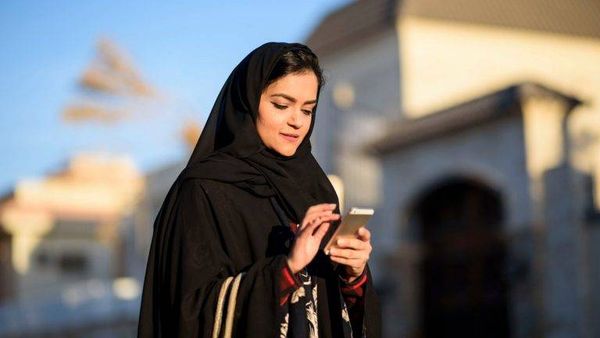 ”أوبر“ تطلق خاصية ”تفضيل الراكبات“ للسائقات في السعودية