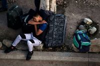 المكسيك توقف قافلة مهاجرين من أميركا الوسطى