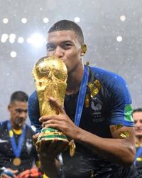 ديشان : مبابي 2018 افضل من هنري 1998