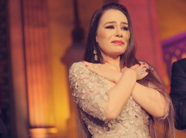 بالصور - لمن قالت شريهان "جميلك في رقبتي إلى يوم لقاء ربي"؟