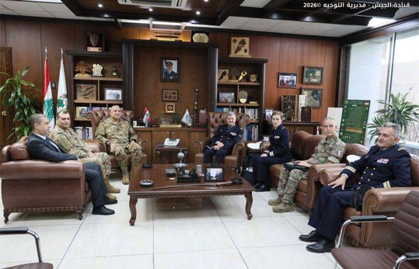 قائد الجيش بالنيابة بحث
التعاون بين الجيشَين اللبناني والفرنسي