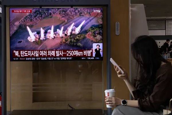 كوريا الشمالية تعلن مناورة هجومية بالمدفعية والصواريخ بعيدة المدى