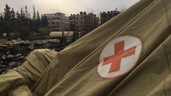 موسكو تنتقد بشدة موقف الصليب الأحمر من استهداف أطبائها بحلب