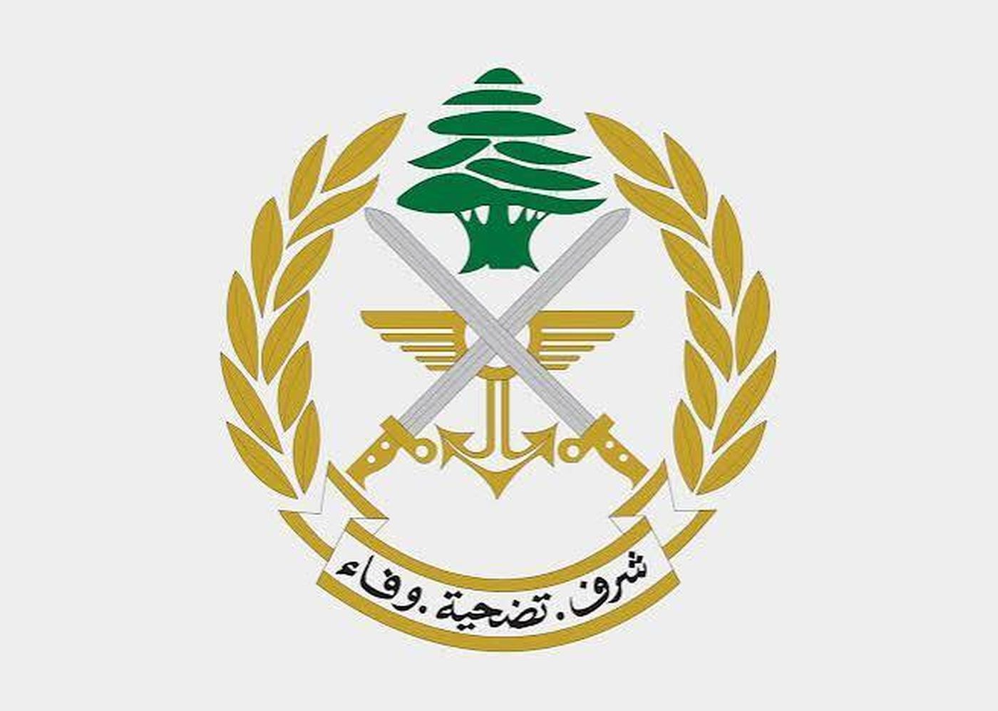 الجيش يسحب صاروخاً غير منفجر من مخلفات الحرب في برج رحال