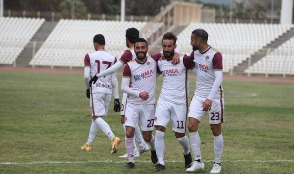 بطولة لبنان في كرة القدم ـ سداسية البطل اللقب ينحصر بين النجمة والأنصار بعد خسارة الساحل