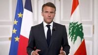 ماكرون للرئيس عون: أنهيتم الفراغ السياسي وتضعون لبنان على طريق التعافي