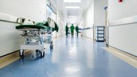 التجمع الطبي: لاغلاق المراكز الطبية
التي لا تلتزم بتسعيرة معاينات نقابة الأطباء