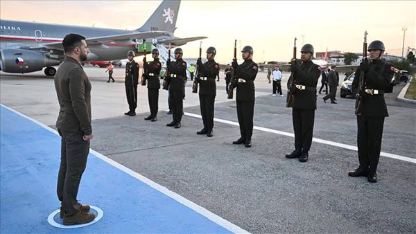 زيلينسكي يصل إلى تركيا تلبية لدعوة أردوغان
