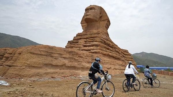 الصين تقرر هدم أبو الهول المزيف
