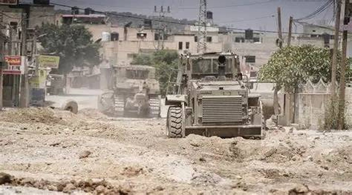جيش الاحتلال يشرع بهدم مبنى ومقهى في جنين