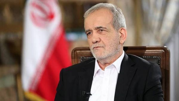 بزشكيان: الحوار أفضل من الحرب.. وإيران لن تتراجع عن مواقفها