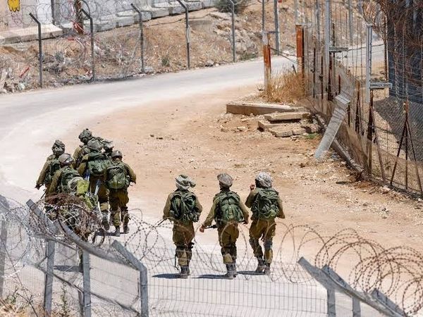 "الإخبارية السورية": قوات الاحتلال تتوغل غرب قرية صيدا الحانوت في ريف القنيطرة الجنوبي وتطلق النار عشوائيا باتجاه الأحياء السكنية