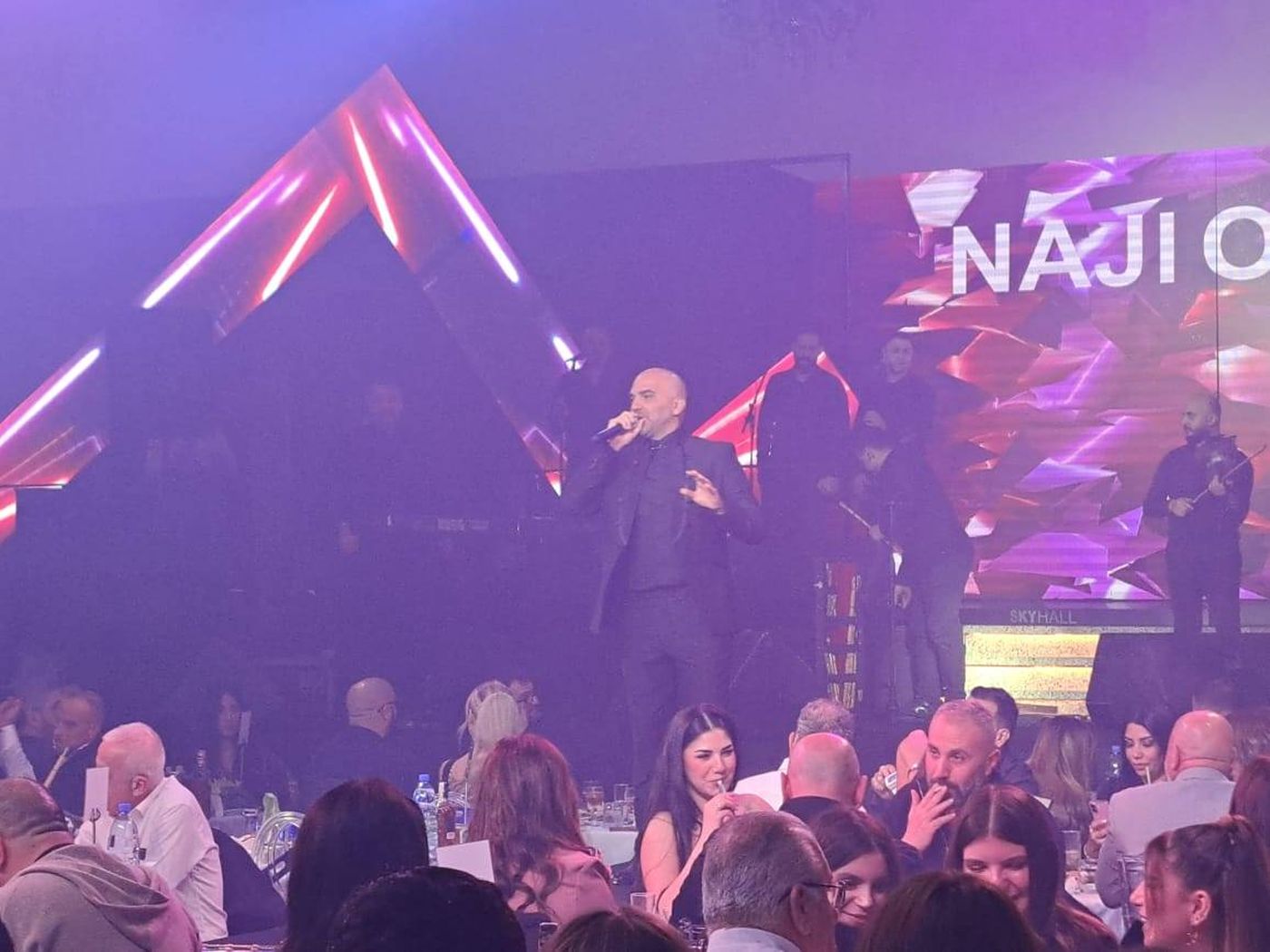 رأس سنة استثنائي…نـاجي الأسطا يشعل المسارح ويخطف القلوب!