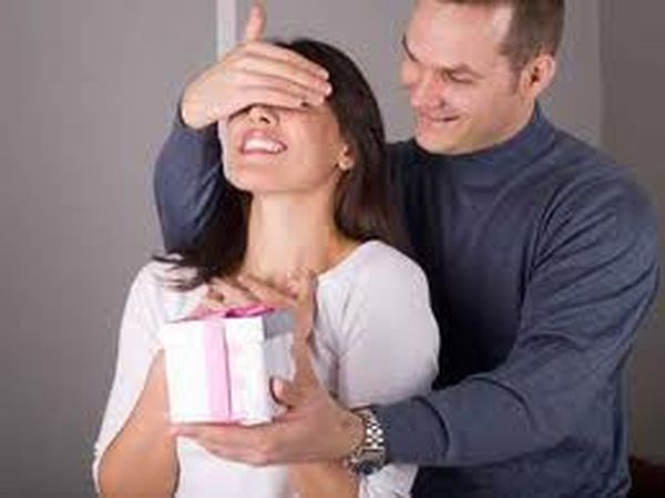  هل فعلا المرأة اكثر رومانسية من الرجل ؟


