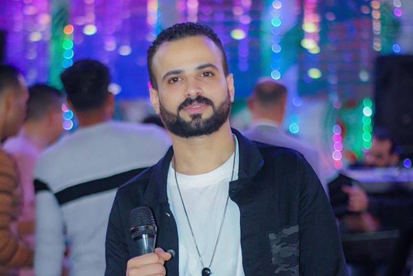 المطرب مصطفى السعداوي يشارك في فيلم "البطة الصفرا"