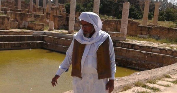 المجبري.. إمام ثمانيني مريض في قبضة حفتر