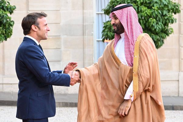 لقاء ماكرون وبن سلمان لم يتطرّق إلى أسماء.. بل إلى؟