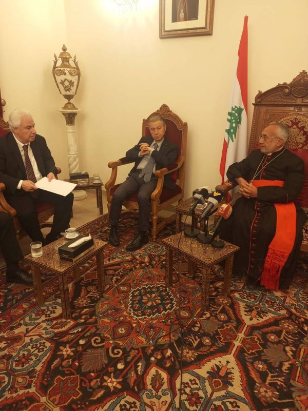 وفد من "مُستقلون من أجل لبنان" زار ميناسيان
وتوافق أن وجود المسيحيين وجود مُؤسّس للدولة