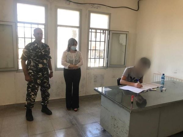 طالب يقدم امتحانات الشهادة الثانوية من السجن