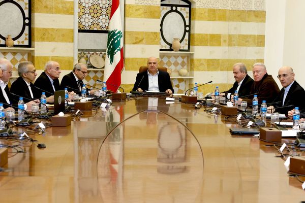 المجلس الأعلى للدفاع يطمئن...  قرار السلم والحرب بيد الدولة وحدها
